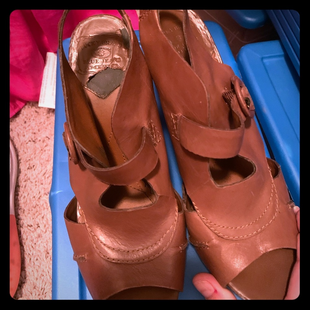 Lucky Sandle Heels